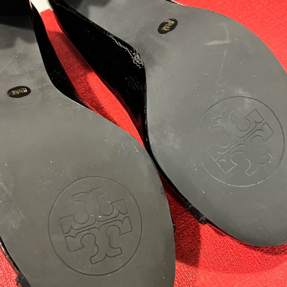 TORY BURCH PRE-LOVED AUTHENTIC SIGNATURE DOUBLE ‘T’ GOLD GENUINE LEATHER SHOES - Picture 9 of 17